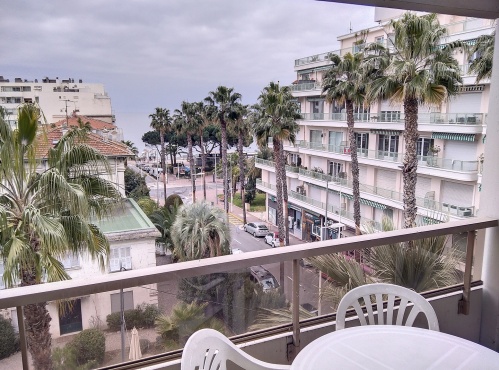 A 100 mètres des plages