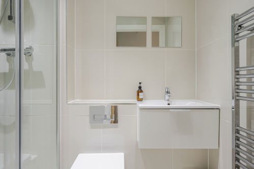 Clean and spacious bathroom