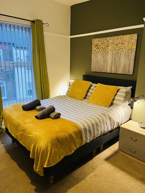 Light yellow room with flexible beds