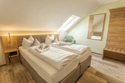 Doppelzimmer Economy Dachschräge 