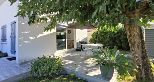 jardin clos sans vis à vis en partie ombragé