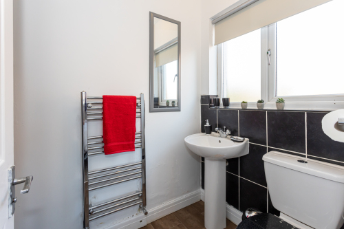 Bedroom 4 - Ensuite