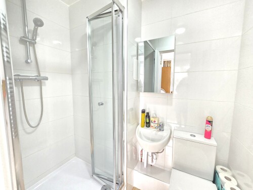 Bathroom 4