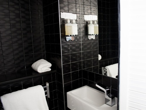 Orchid | Cosy Double Bathroom Room | Blanch House