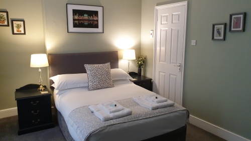 Room 2 - Double with en-suite shower room and facilities