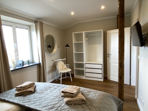 Schlafzimmer 1 (Doppelbett 180x200)