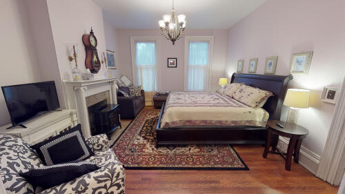 Hyde House Lilac Suite near Hocking Hills, Ohio University, Athens & Logan