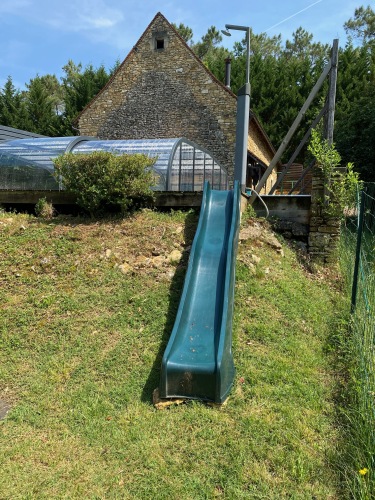 2nd toboggan entre la piscine et le boulodrome
