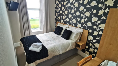 Double room-Classic-Ensuite with Shower-Sea View-Room 5-1st Floor