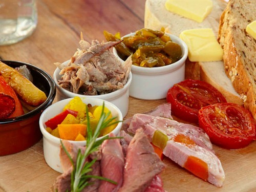 Three Daggers Sharing Board