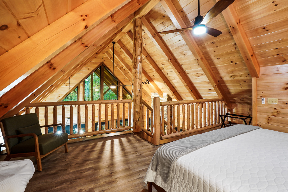 Walkers Retreat by The Retreats Hocking Hills