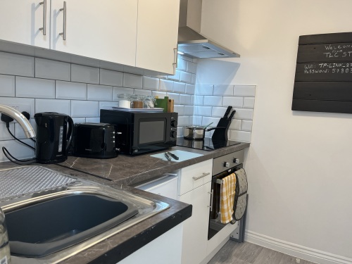 Studio 5 - Fully equipped kitchen with fan-assisted-oven, electric hob, microwave, toaster and kettle plus fridge