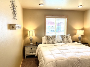 2/2 bedrooms with king size bed. Additional 2 twin mattresses on rollaways optional