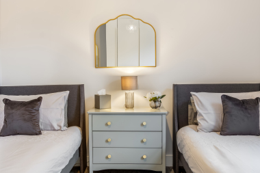Double Bedroom Bedside Table & Mirror