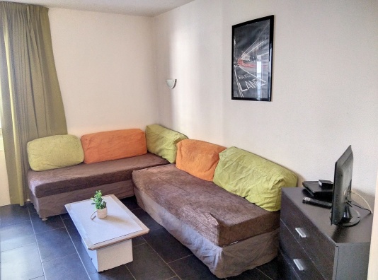 double couchage dans le salon ou lit double