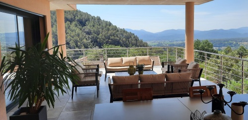 LA TERRASSE ET SON SALON