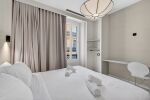 Chambre 1 avec dressing et bureau 