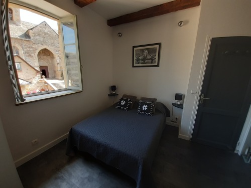 Chambre 3 / 2eme étage / salle d'eau privée