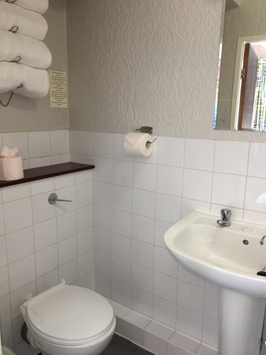 Family Ensuite - 2 adults and 2 children 2 X Double Beds (Breakfast included)