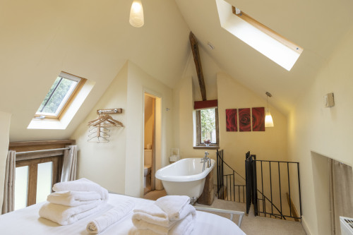Award Winning Sweet Rose-Cottage-Luxury-Ensuite with Bath-Garden View - 7 nights or more