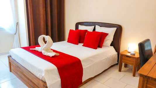 Chambre avec lit double