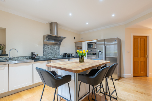 Luxury dining kitchen 