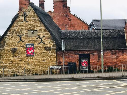 The Three Pigeons Inn - Castle Street