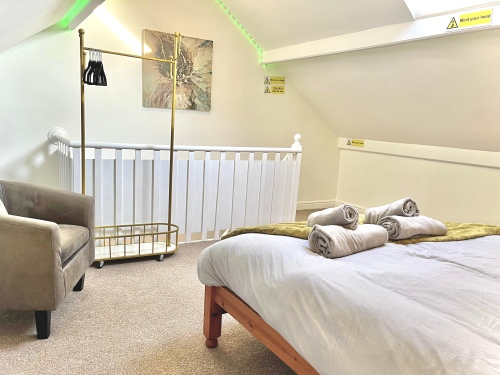 Bedroom 4 - Spacious bedroom with comfy double bed