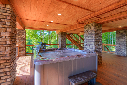 Closeup of Hot Tub, Lower Deck, Soaring Eagle Luxury Treehouse