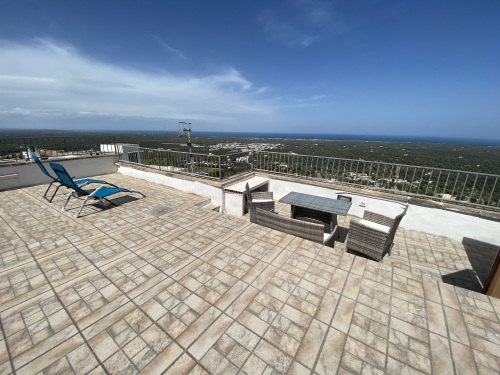 Private massive terrace in 2 levels