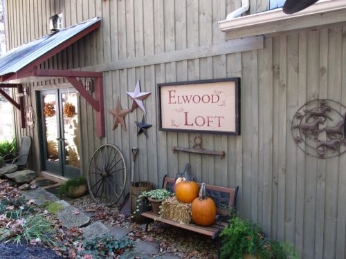 A Bend in the Road Cabins - Elwood Loft - 