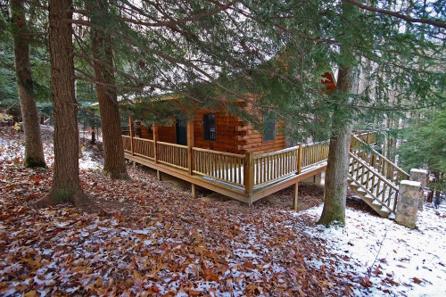 Looking at Front Porch and Entrance Steps, from front of property