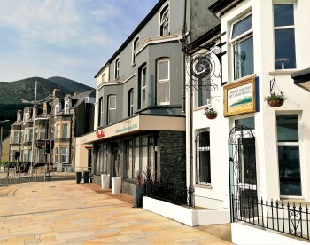 Exterior - around the corner is Donard Park for free car parking and trails