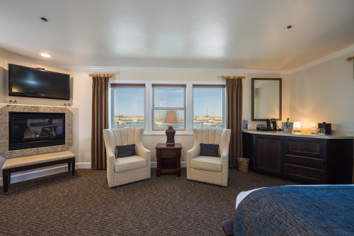 KELP Oceanfront King-Junior Suite-Private Bathroom-Panoramic-Ocean View - 1-4 Nights