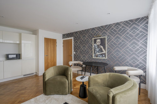 Beautifully designed living room. Sky Sports (football & F1)/Sky Movies, Netflix and many more all included