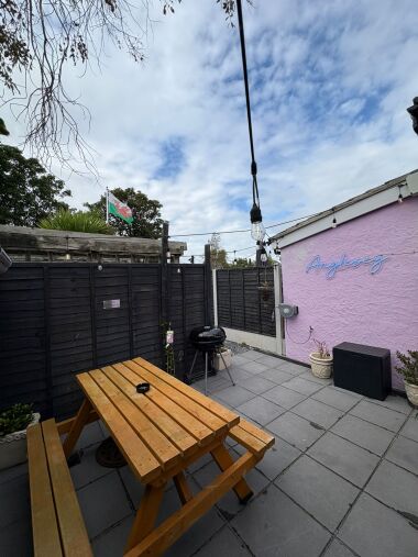 Alfresco dining with the outdoor table