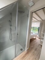 Woodside Cottage - loft en suite shower room