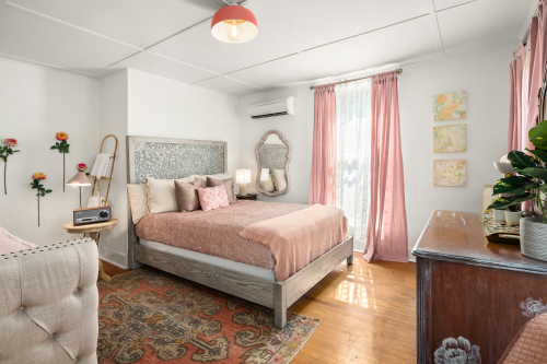 Queen-Standard-Shared bathrooms-Room 2