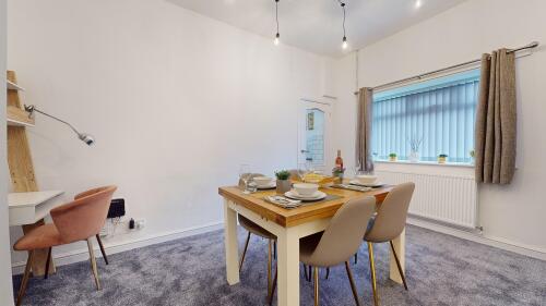 Plenty of space and everything you need to dine in