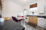 Equipped kitchen with dinning area