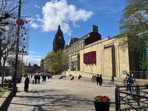 Stylish 2-Bed 2-Bath Apartment in Newly Renovated Victorian Building – Prime Leeds City Centre near Station