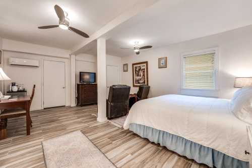 Double room-Ensuite-Premium-Lancaster - Base Rate