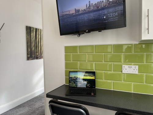 Studio 4 - Smart TV so you can stream your favourite show