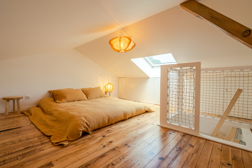 Mezzanine avec lit double 160cm séparable en deux lits simples 80 cm