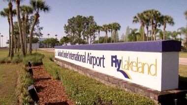 Only an 11 min drive to the Lakeland Airport