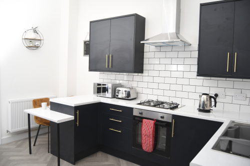 Kitchen - Breakfast Bar