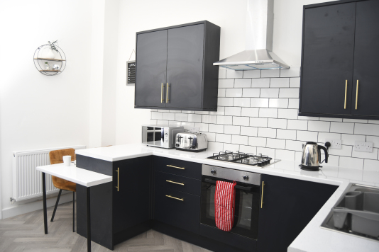 Kitchen - Breakfast Bar
