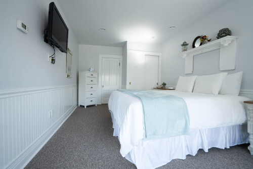 Captain's House - Suite-Marina view-King-Suite-Private Bathroom - Base Rate