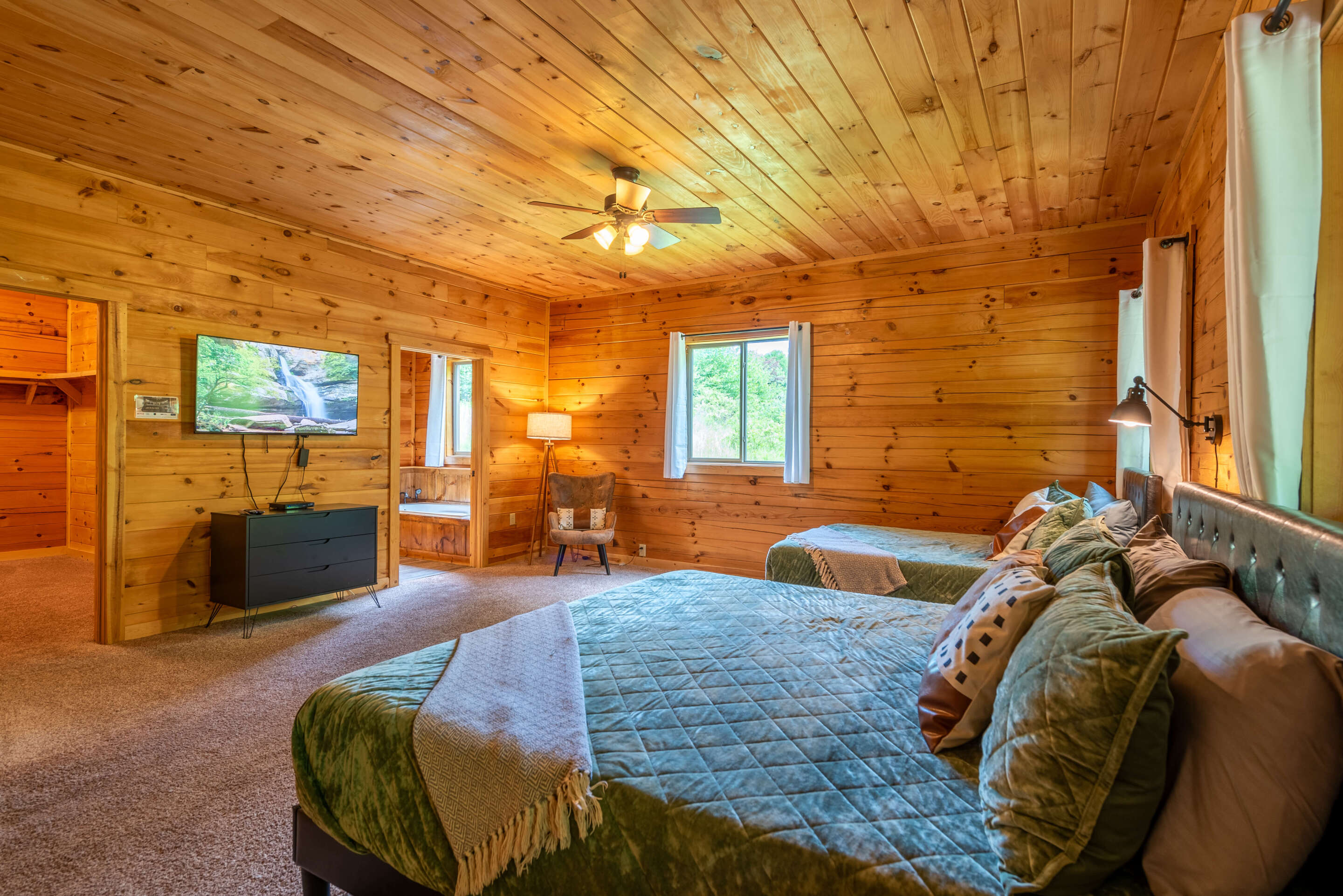 Majestic Lodge | Photo 28