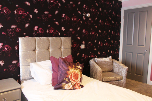 INDIGO BLOOM TWIN ROOM DELUXE